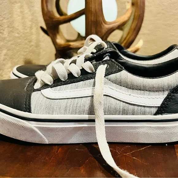 Vans Old Skool Classics Kids Sneakers Black and White Size 2Y - Picture 5 of 12